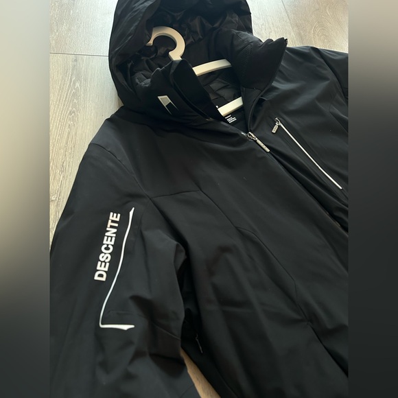 Descente Winter Jacket - Picture 3 of 4